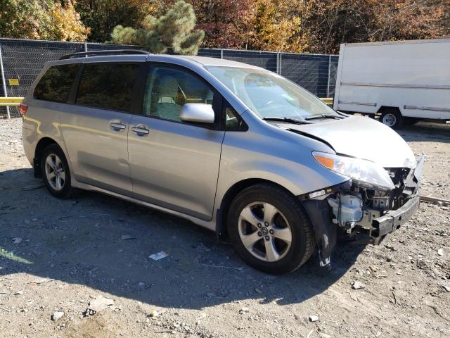 2018 TOYOTA SIENNA LE