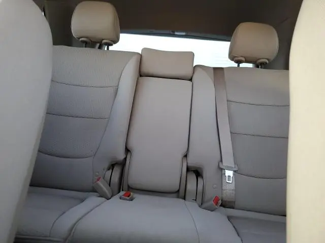 2011 KIA SORENTO BASE  
