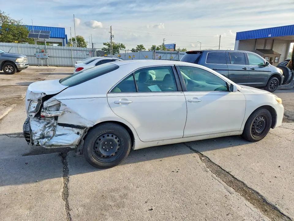 2011 TOYOTA CAMRY LE  
