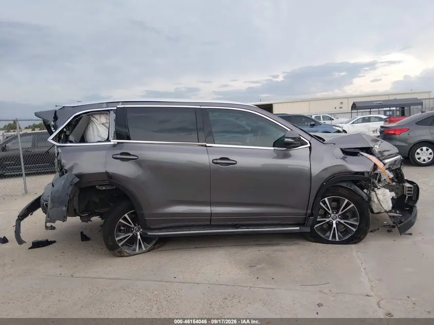 2016 TOYOTA HIGHLANDER XLE V6