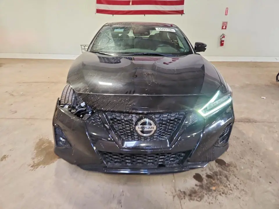2022 NISSAN MAXIMA SR  
