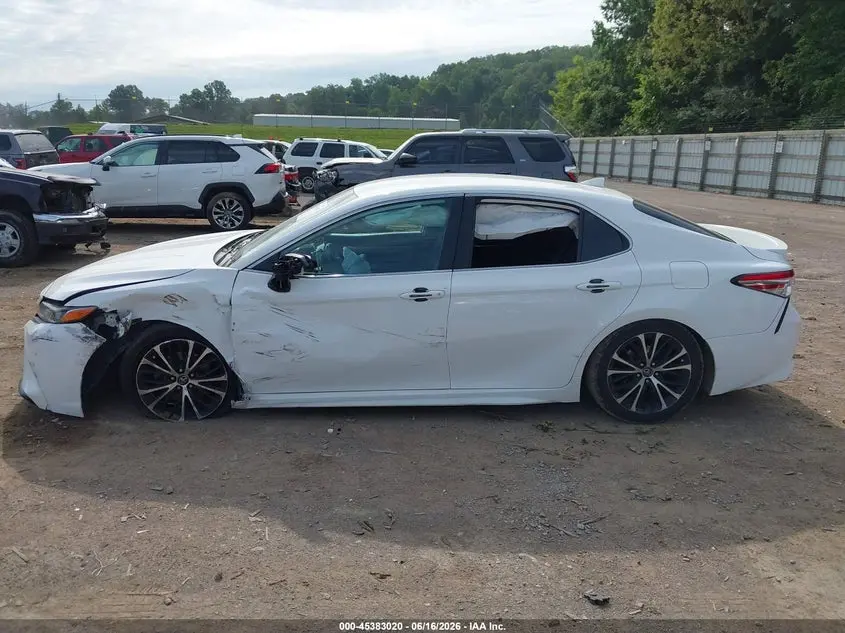 2020 TOYOTA CAMRY SE