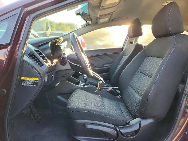 2017 KIA FORTE LX  