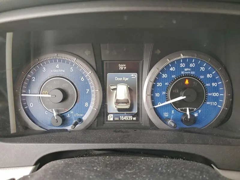 2018 TOYOTA SIENNA LE  