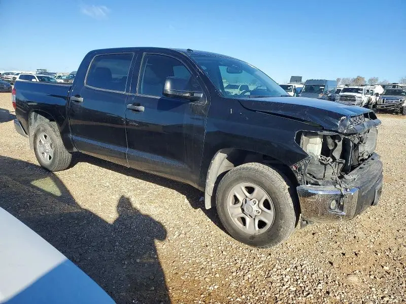 2015 TOYOTA TUNDRA CREWMAX SR5  