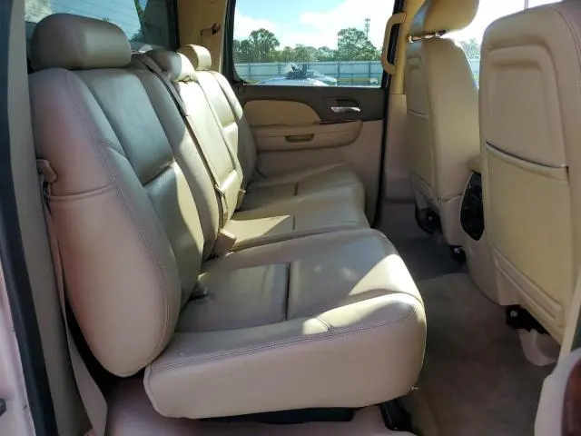 2011 CHEVROLET AVALANCHE LTZ  