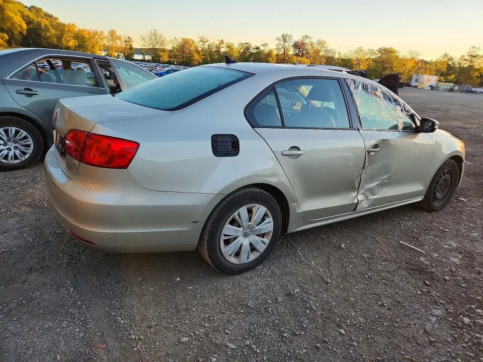 2014 VOLKSWAGEN JETTA SE  