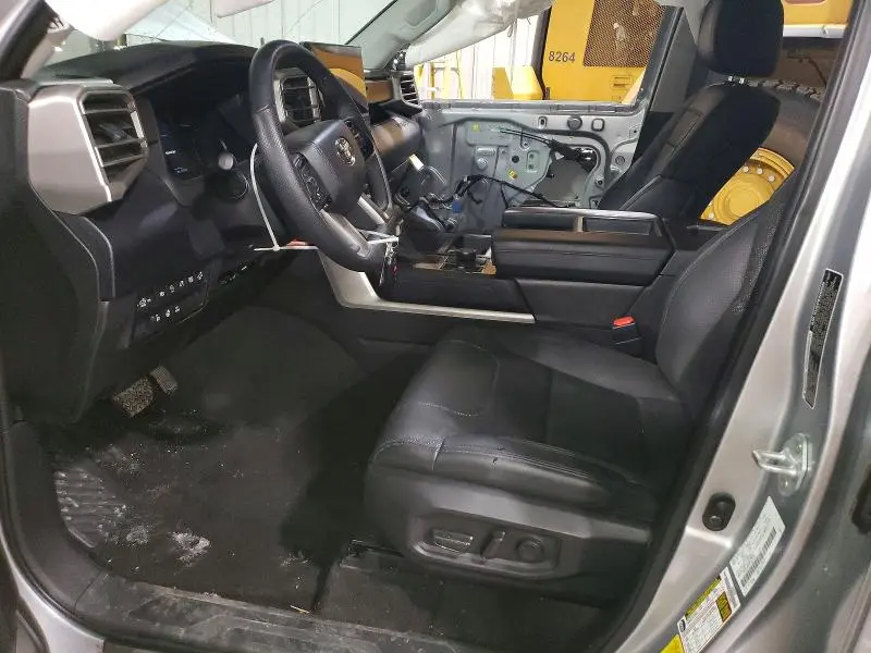 2023 TOYOTA TUNDRA SR5  