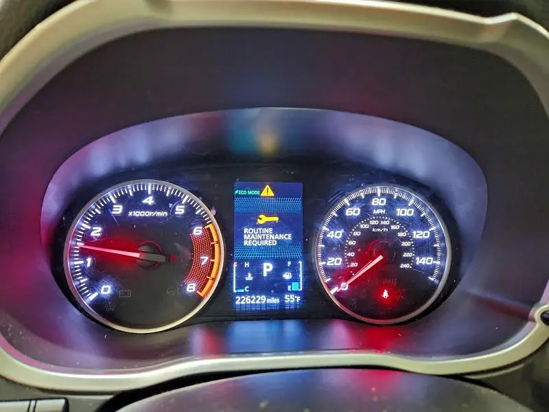 2018 MITSUBISHI ECLIPSE CROSS ES  