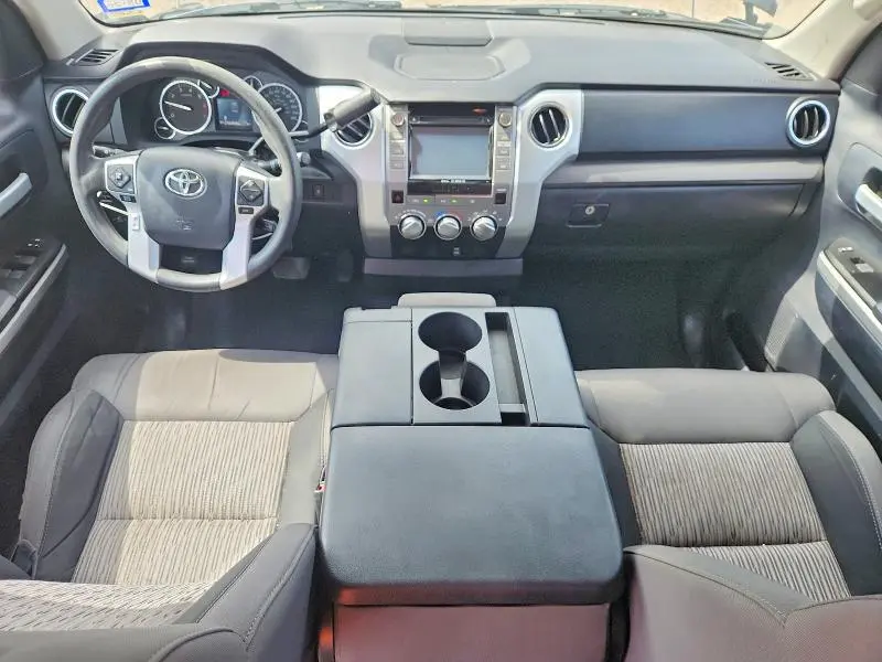 2016 TOYOTA TUNDRA CREWMAX SR5  