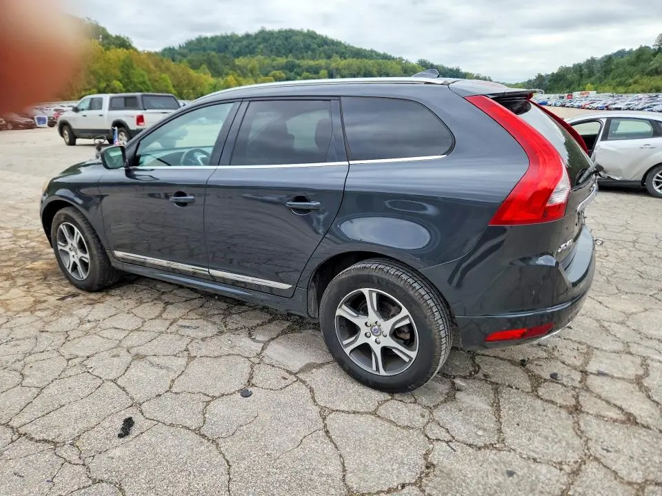 2015 VOLVO XC60 T6 PLATINUM  