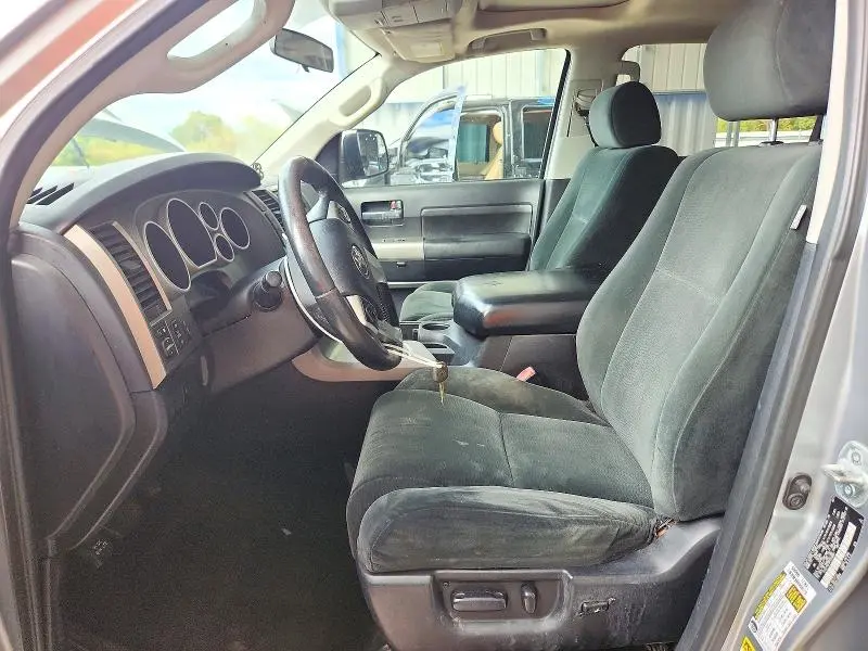 2015 TOYOTA SEQUOIA SR5  