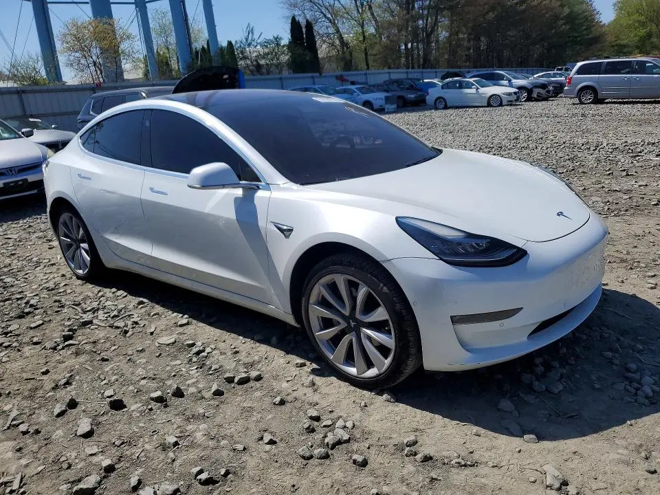 2018 TESLA MODEL 3   