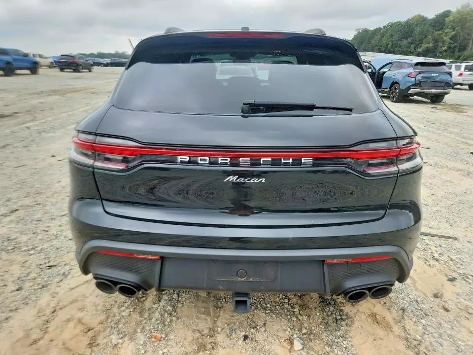 2023 PORSCHE MACAN BASE  