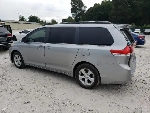 2012 TOYOTA SIENNA LE  