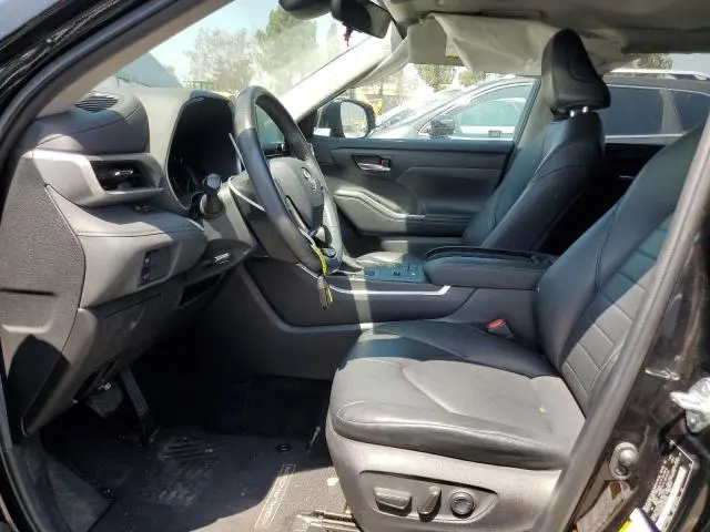 2020 TOYOTA HIGHLANDER XLE  