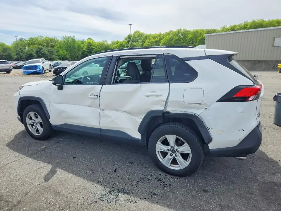 2021 TOYOTA RAV4 XLE  
