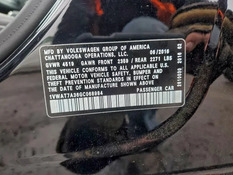 2016 VOLKSWAGEN PASSAT S  