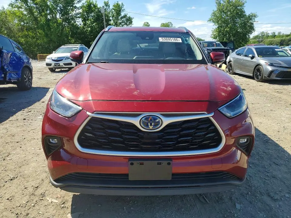 2021 TOYOTA HIGHLANDER HYBRID XLE  