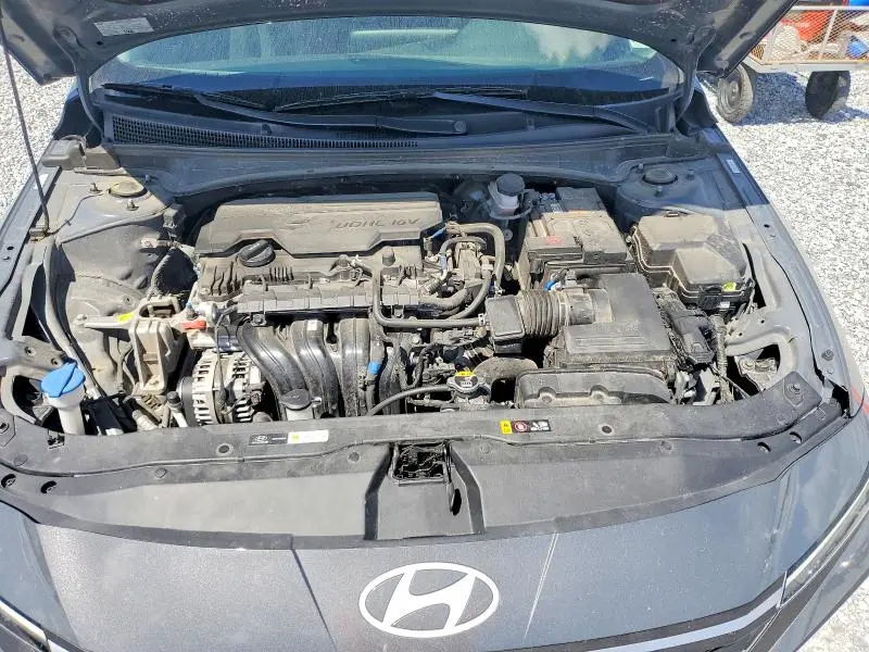 2024 HYUNDAI ELANTRA SE  