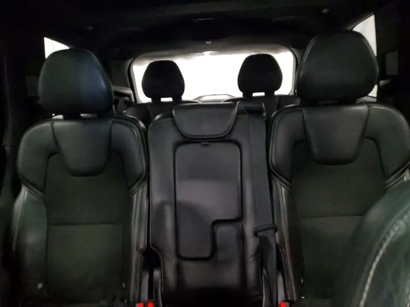 2017 VOLVO XC90 T6  