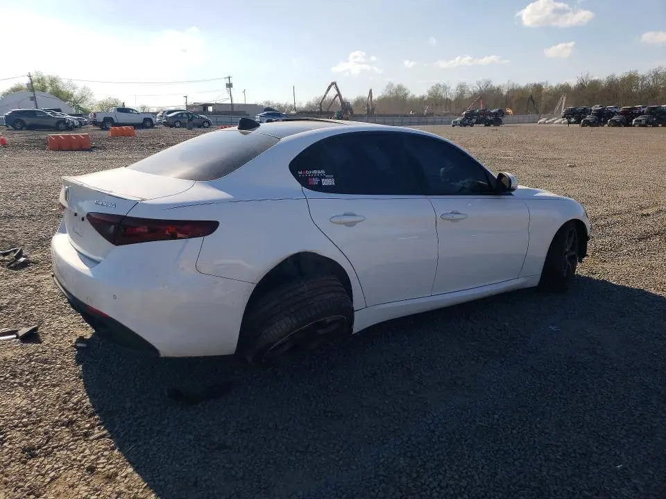 2020 ALFA ROMEO GIULIA TI  