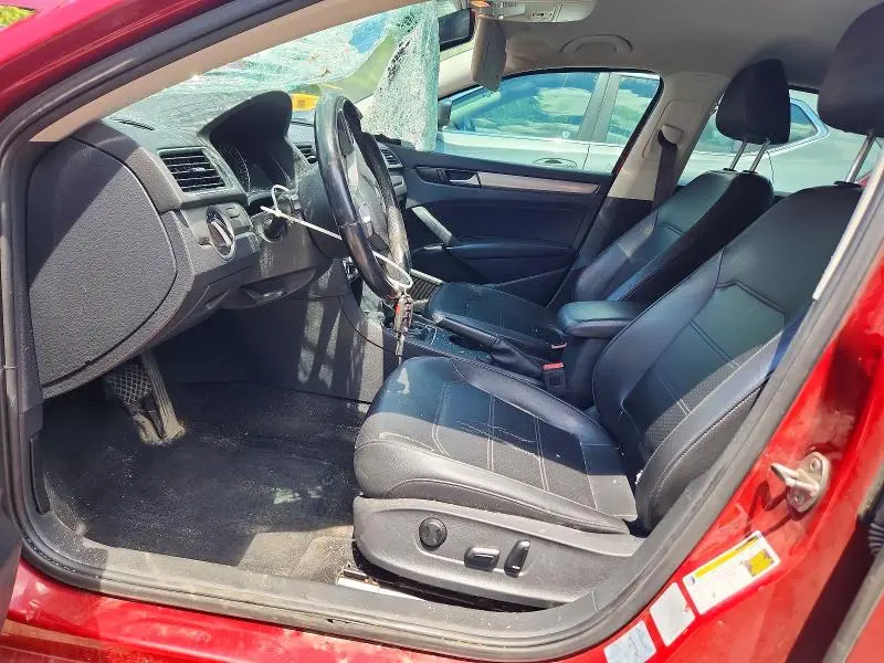 2015 VOLKSWAGEN PASSAT S  