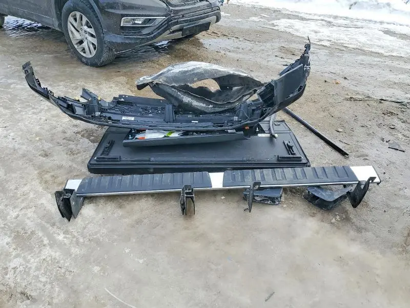 2024 GMC CANYON DENALI  