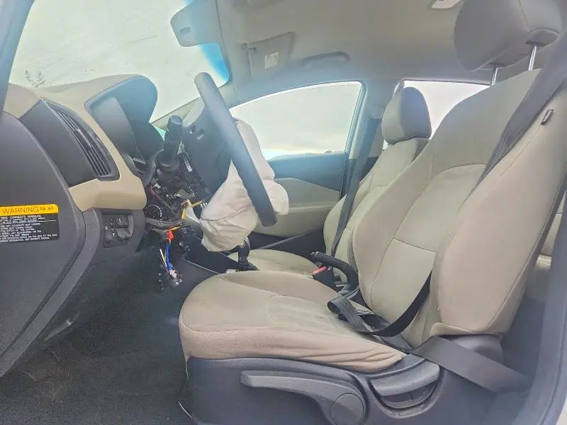 2015 KIA RIO LX  