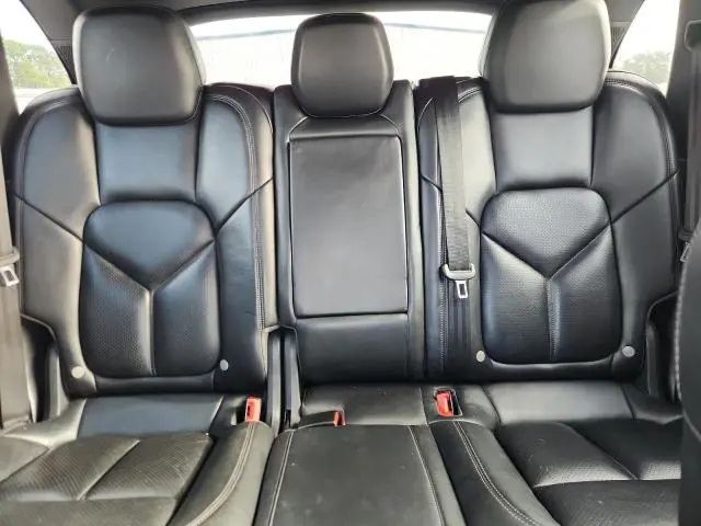 2018 PORSCHE CAYENNE