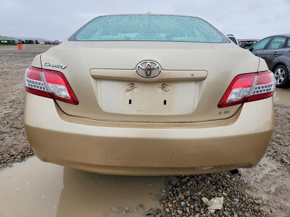 2010 TOYOTA CAMRY LE  