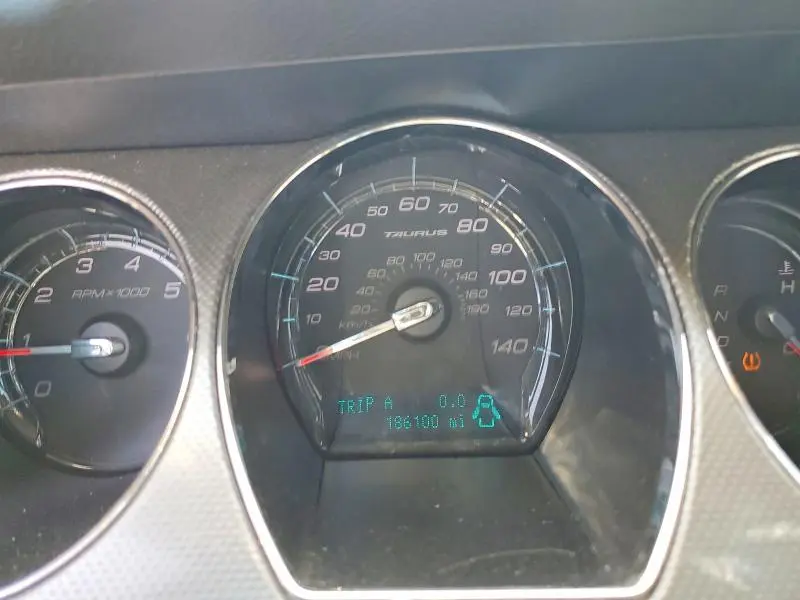 2011 FORD TAURUS SEL  