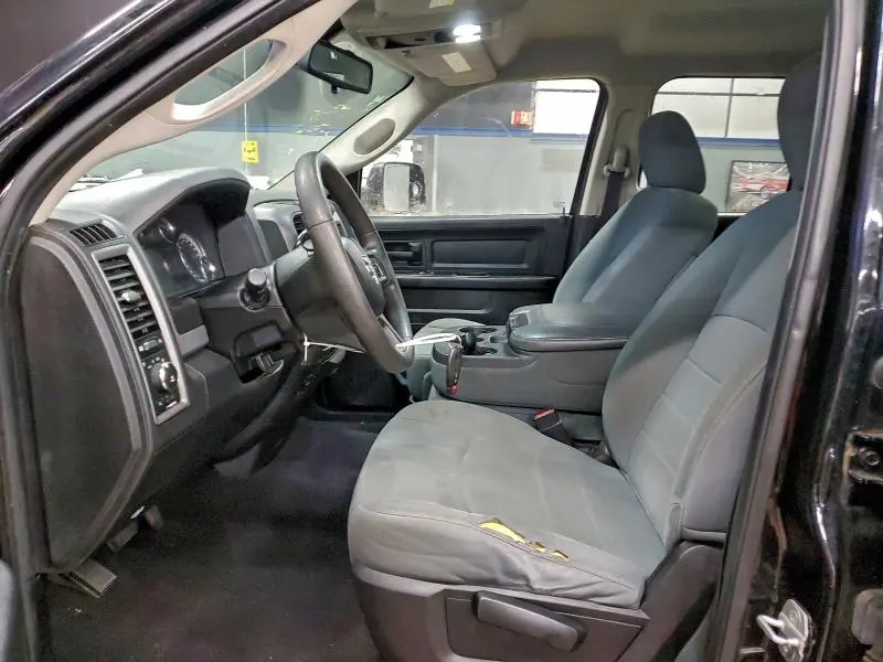 2013 RAM 1500 ST  