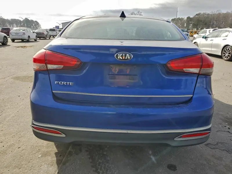 2018 KIA FORTE LX  