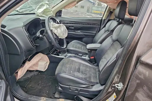 2019 MITSUBISHI OUTLANDER SE  