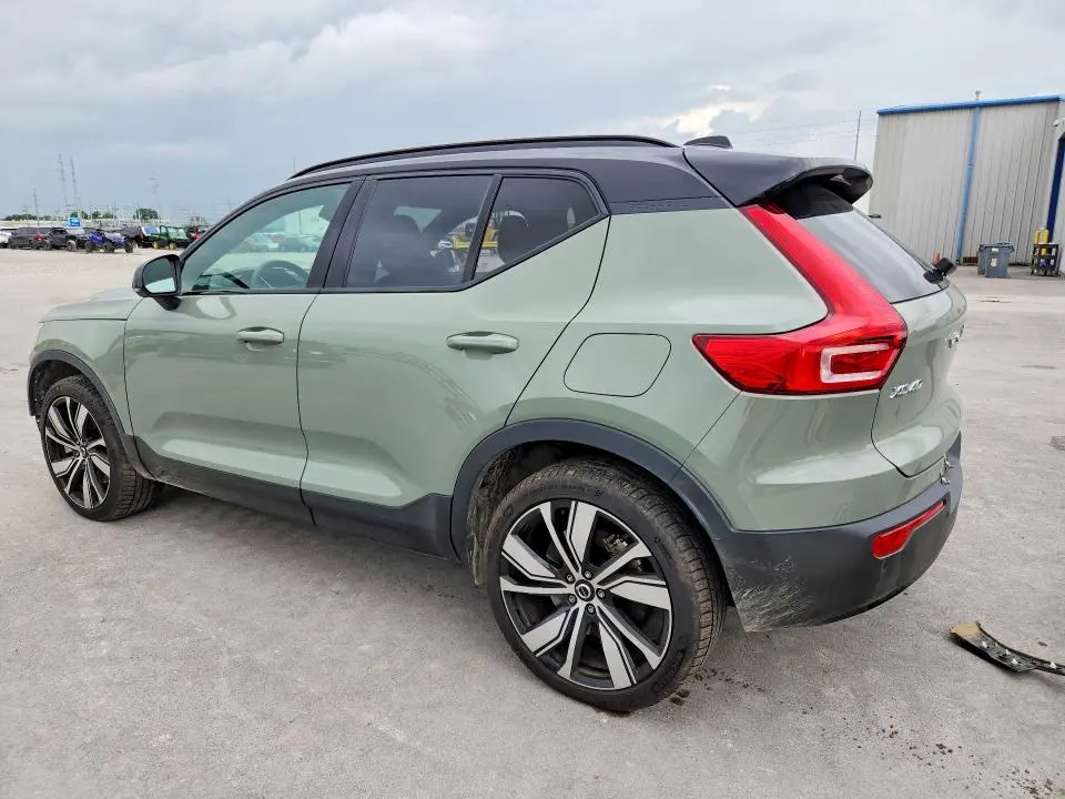2022 VOLVO XC40 P8 RECHARGE ULTIMATE  