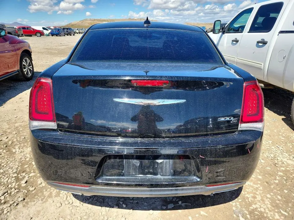 2019 CHRYSLER 300 S  