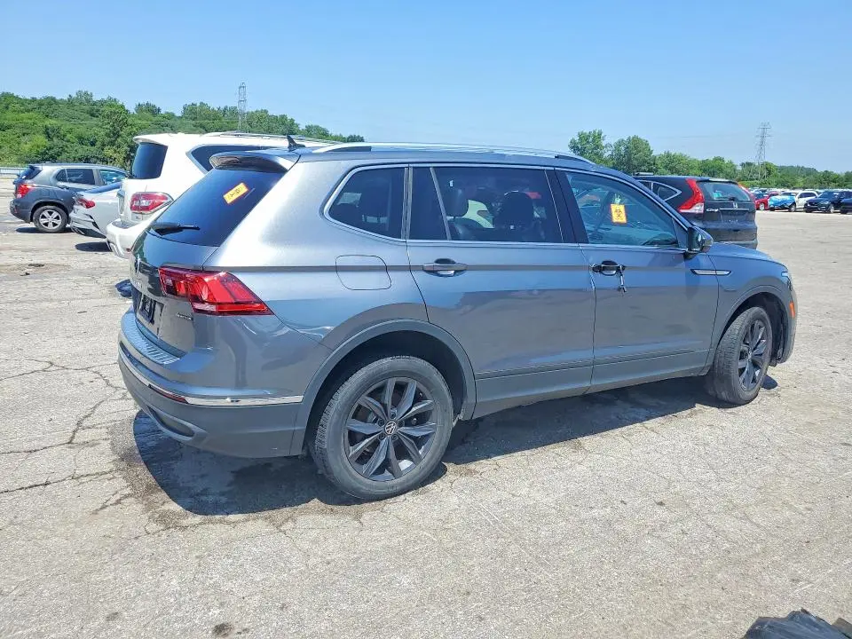 2022 VOLKSWAGEN TIGUAN SE  