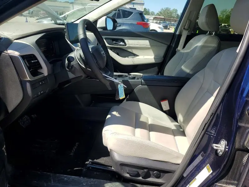 2025 NISSAN ROGUE SL  