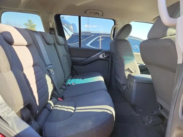 2010 NISSAN PATHFINDER S  