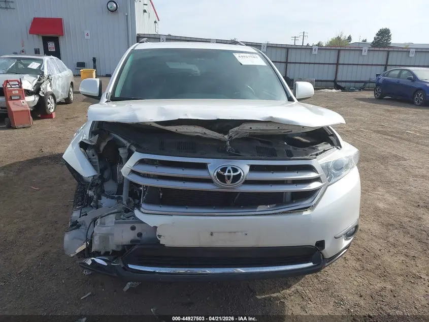 2013 TOYOTA HIGHLANDER SE V6