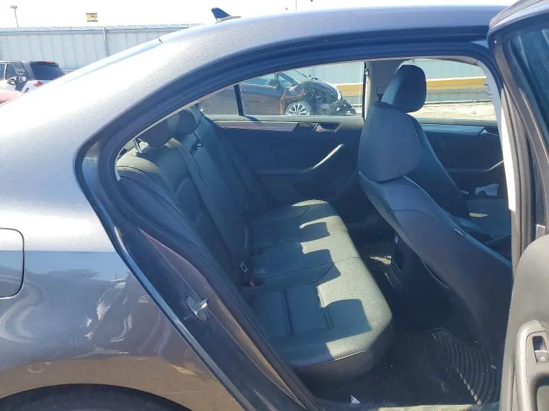 2015 VOLKSWAGEN JETTA SE  