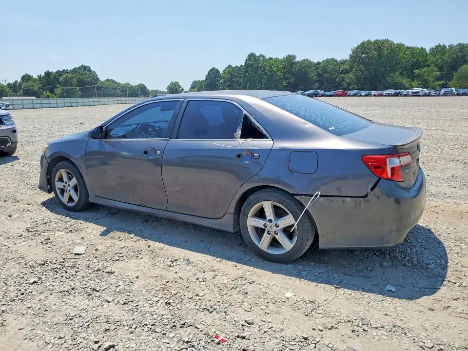 2013 TOYOTA CAMRY SE  