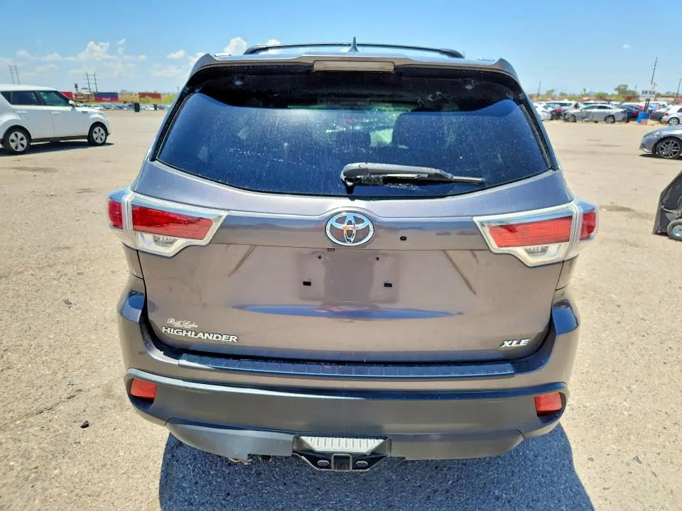 2015 TOYOTA HIGHLANDER XLE  