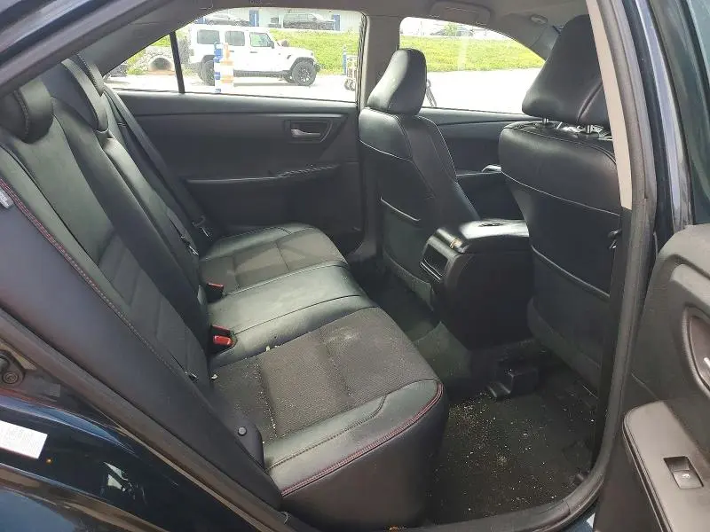 2017 TOYOTA CAMRY SE  