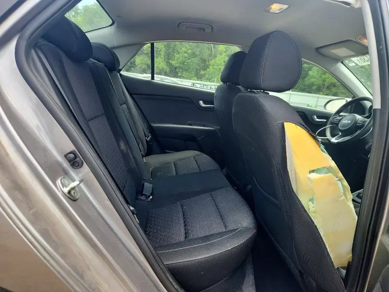 2022 KIA RIO S  