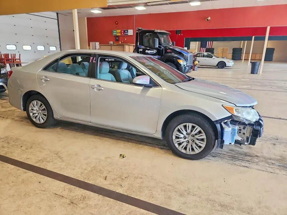 2014 TOYOTA CAMRY LE  