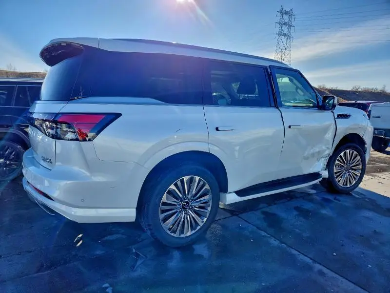 2025 INFINITI QX80 LUXE  