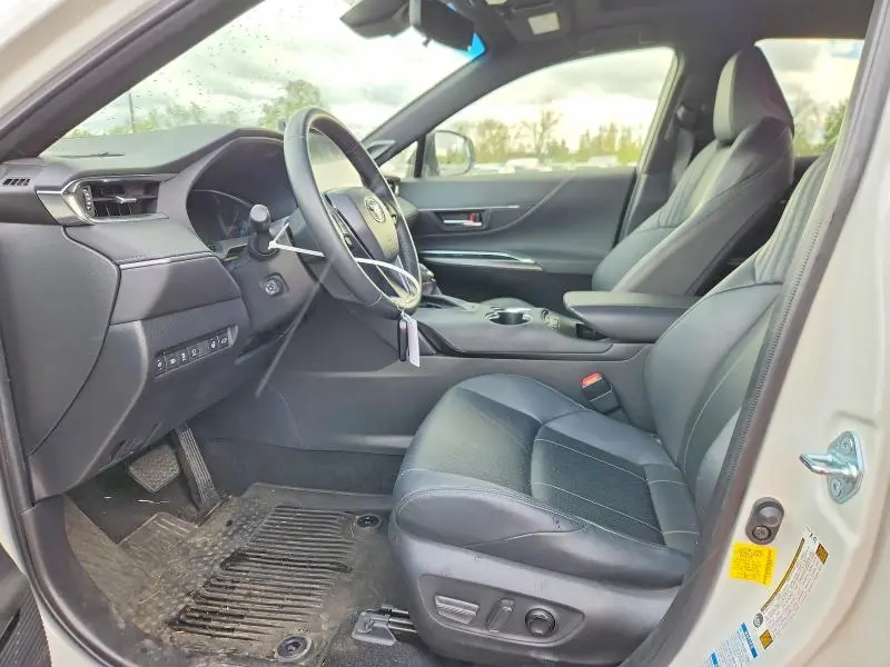 2022 TOYOTA VENZA LIMITED  