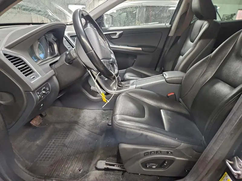 2015 VOLVO XC60 T6 PREMIER  